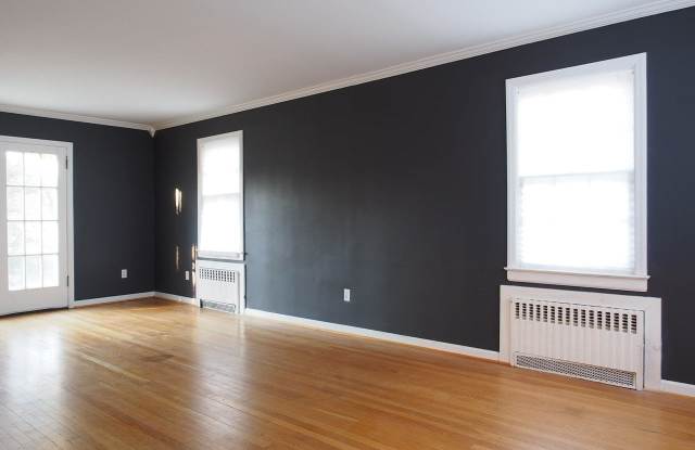 352 N Village Avenue Gallery 2