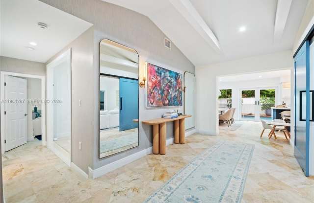 200 W Mashta Dr photos photos