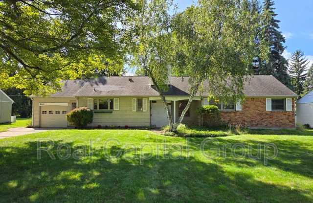 8401 Erickson Dr Gallery 1