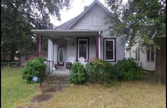1304 W 9th - 1304 West 9th Street, North Little Rock, AR 72114