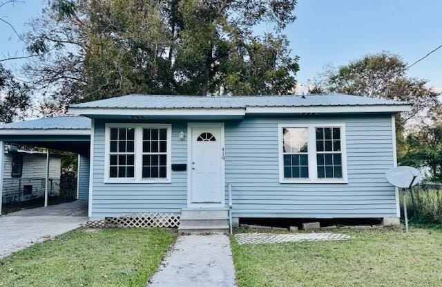 419 E Leonard Street photos photos