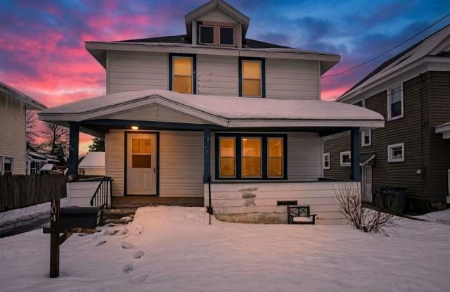 Large 4 bedroom home across from Franklyn Field. photos photos Large 4 bedroom home across from Franklyn Field. photos photos