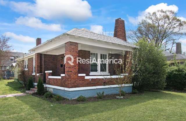 Classic Bungalow in a Convenient Location! photos photos