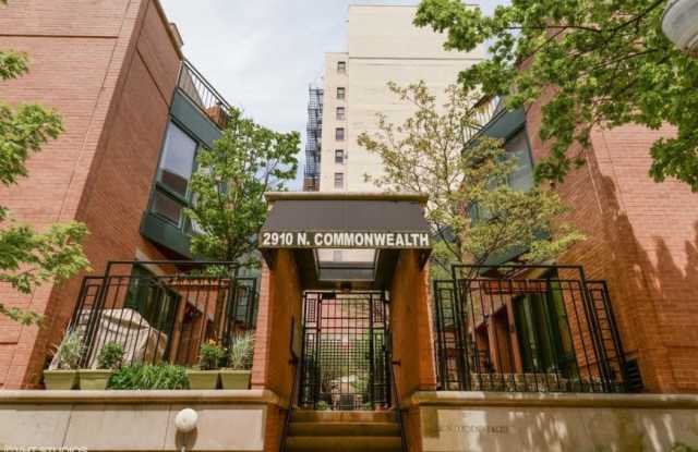 2910 N Commonwealth Avenue photos photos