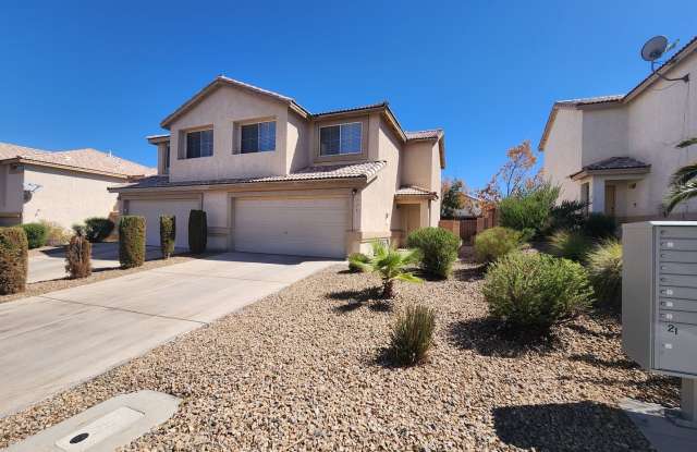 HENDERSON: 3 bed/2.5 bath Townhome with Spacious Kitchen, Private Backyard, Large Primary Suite & 2 Car Garage Gallery 1