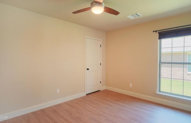 1021 Chesterfield Drive Gallery 3