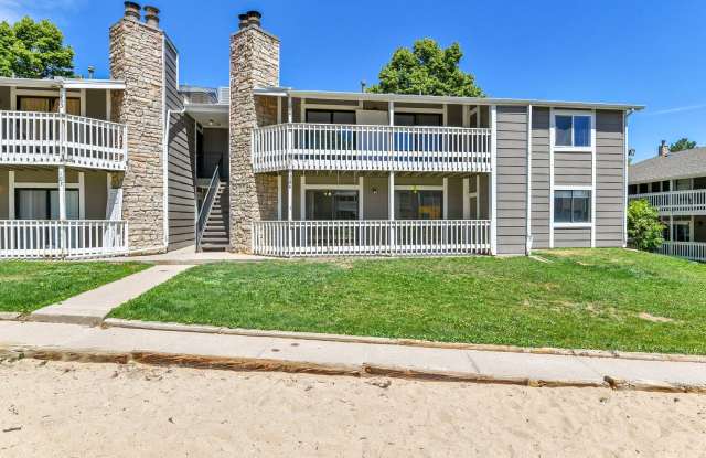 Ground Level 3BD/2BA Condo in great location, no stairs! photos photos