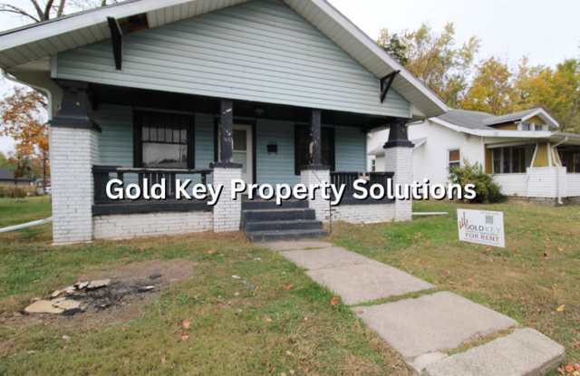 Spacious 2 BR 1 BA House with Covered Front Porch (SECTION 8 APPROVED) - 1715 Arrow Avenue, Anderson, IN 46016