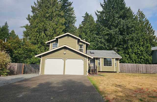 Puyallup South Hill-Tri level home ready for move in August 15th! 3 Bd/2.5bath,w/AC  RV Parking! - 14905 105th Avenue Court East, South Hill, WA 98374