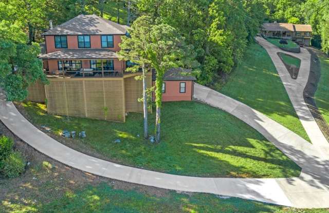 Modern Beaver Lake retreat Gallery 4