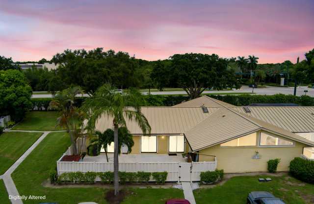 5799 GOLDEN EAGLE Circle Gallery 1