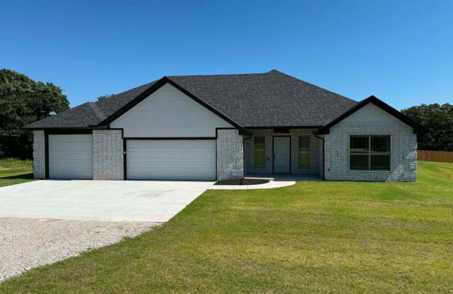 AVAILABLE NOW - $500 OFF 1ST FULL MONTH Brand New Construction in McLoud! Gallery 1