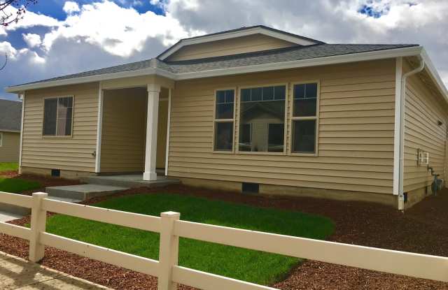 Brand New 3BD Ranch Home in Desirable Battle Ground Location! photos photos