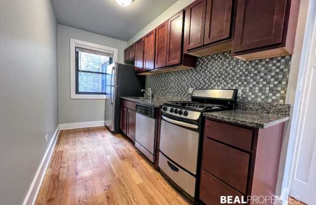 1435 N Dearborn St photos photos