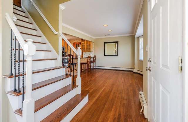 2674 Lee Place Gallery 2