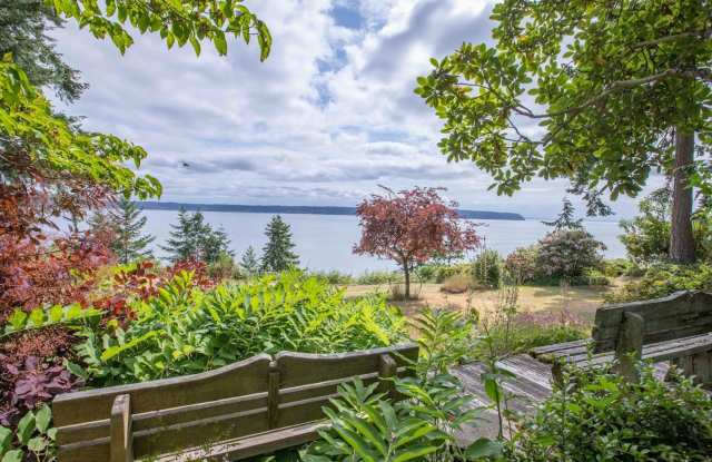 Gorgeous Langley Home With Water View and Utilities Included! photos photos