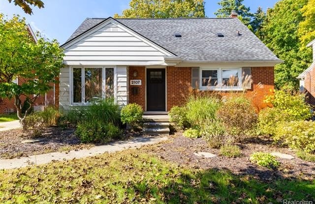 2107 ROCHESTER Road - 2107 Rochester Road, Royal Oak, MI 48073