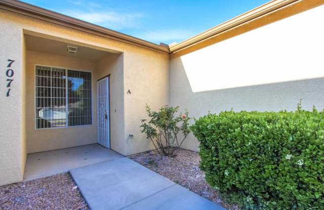 Prescott Valley Duplex with 2 Car Garage Gallery 3