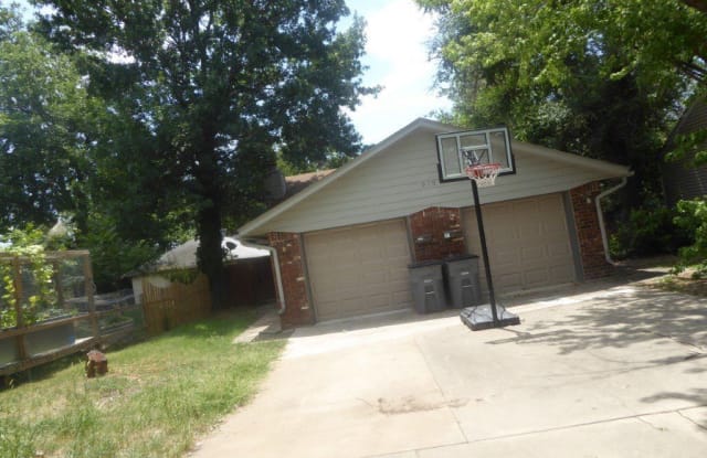 910 NW Dearborn Unit B - 910 Northwest Dearborn Avenue, Lawton, OK 73507