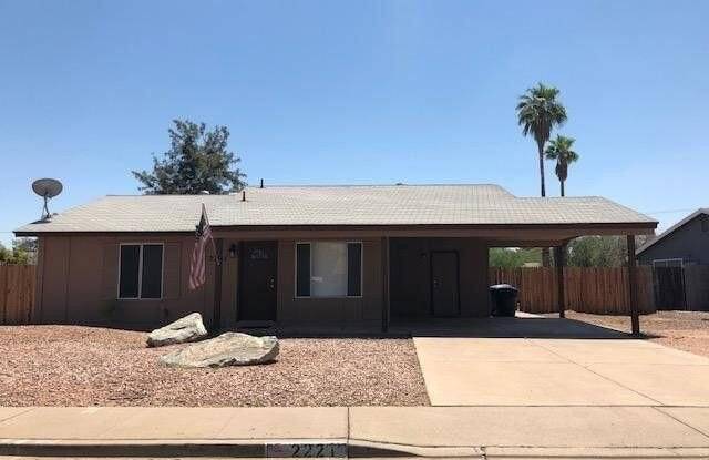 2221 W PAMPA Avenue photos photos