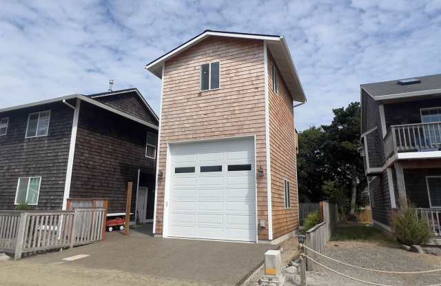 1707 N Franklin St ADU, Seaside, OR 97138 photos photos
