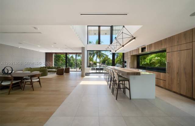 770 S Shore Dr Gallery 2