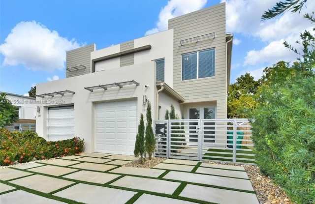 3445 SW 14th St photos photos