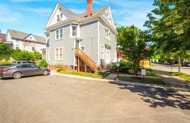 1122 Caroline St Gallery 2