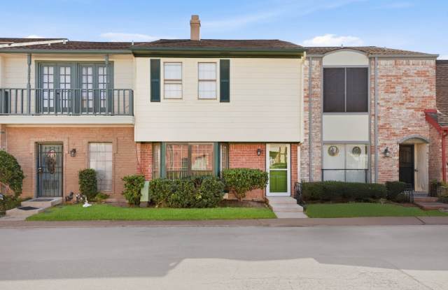 Come see this charming 2-story condo featuring 2 bedrooms and 2.5 bathrooms! - 7700 Creekbend Drive, Houston, TX 77071 Come see this charming 2-story condo featuring 2 bedrooms and 2.5 bathrooms! - 7700 Creekbend Drive, Houston, TX 77071