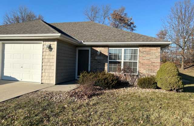 2 Bed Single Level Duplex in Grain Valley photos photos