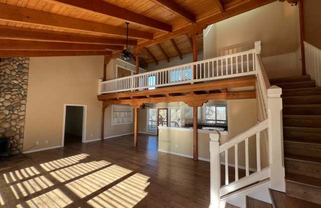 Beautiful Unique 4 Bedroom home with a loft  3 full bathrooms! Move In Special $500 off first months rent photos photos