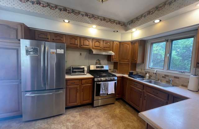 Classic Charm & Modern Updates- House for Rent in a Great North Adams Neighborhood- $2350 Gallery 4