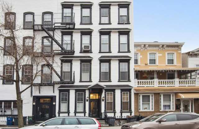 206 Montrose Avenue - 206 Montrose Avenue, Brooklyn, NY 11206