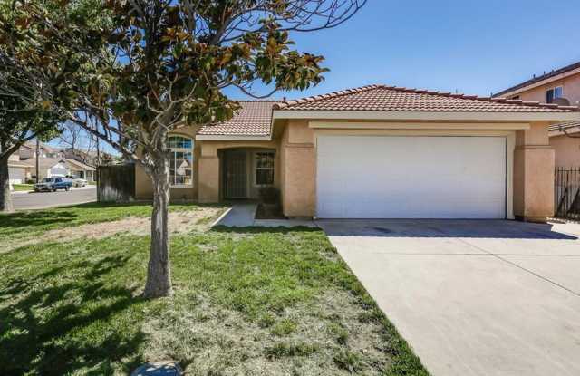 3BD/2BA May Ranch Home! - 3719 Sonoma Oaks Avenue, Perris, CA 92571