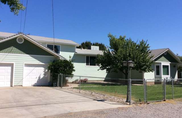 3 bedroom 2 bath 1800 sq ft home located in Sutter Gallery 1
