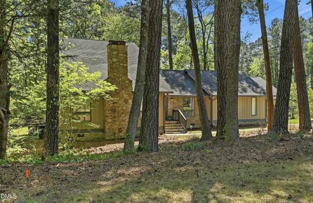 4002 Westfield Drive Gallery 3