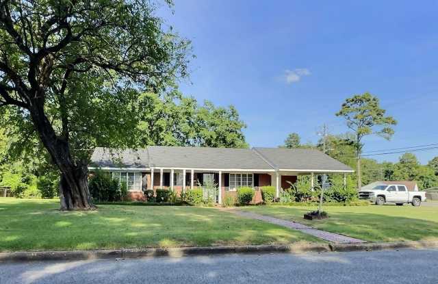 Updated 3 Bed 1 Bath! First Month's rent FREE! photos photos