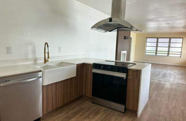 913 N B Street, Lake Worth Beach, FL 33460 - 2432 photos photos