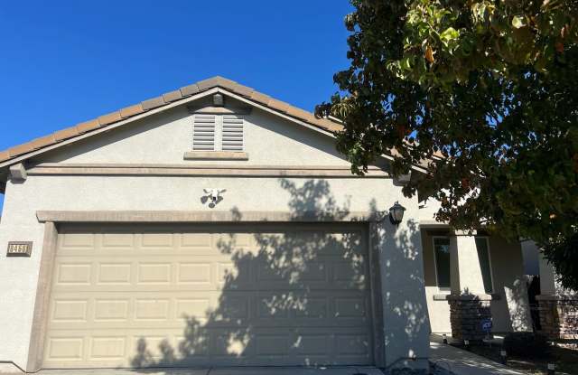 Charming Single-Story 3BR Home in Sacramento – $2,650, Utilities Included - 9456 Blue Mountain Way, Vineyard, CA 95829