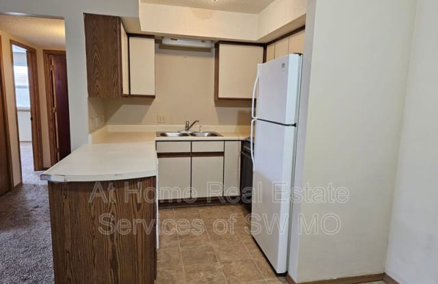 2850 S Rogers photos photos