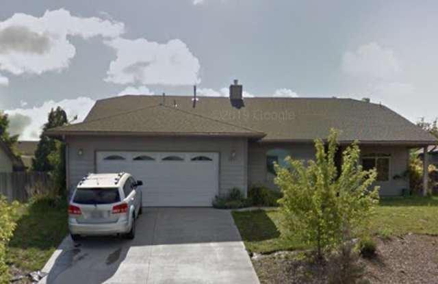 2611 Chantal Avenue photos photos