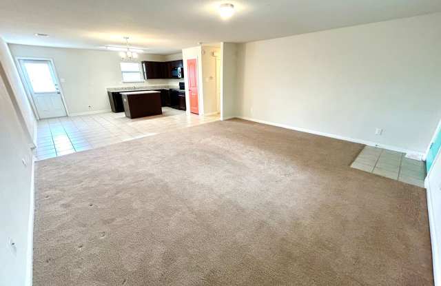 **APPLICATION RECEIVED** MUST SEE! 3 Bedroom 2 Bath Corner Lot Home Near Pearsall Park! Gallery 4