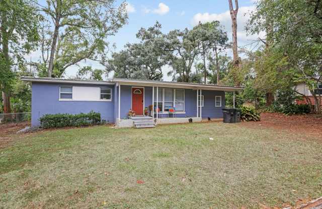 Beautifully Renovated 5 bedroom House Available for Fall 2027! photos photos Beautifully Renovated 5 bedroom House Available for Fall 2027! photos photos
