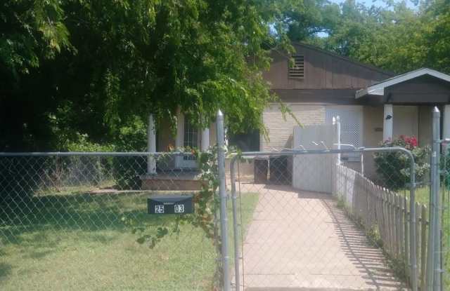 2503 Wilkinson Avenue - 2503 Wilkinson Avenue, Fort Worth, TX 76103