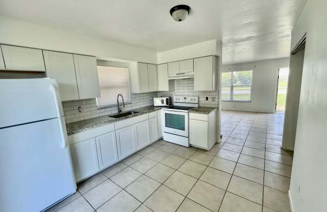 922 Andalusia Boulevard - Gallery 2
