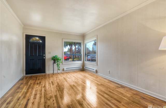 113 W Main - 113 West Main Avenue, Puyallup, WA 98371