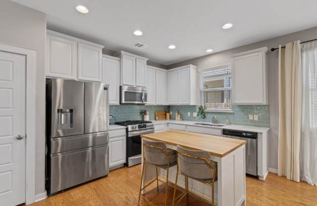 5317 Daimler Dr, Austin, Texas 78744 photos photos