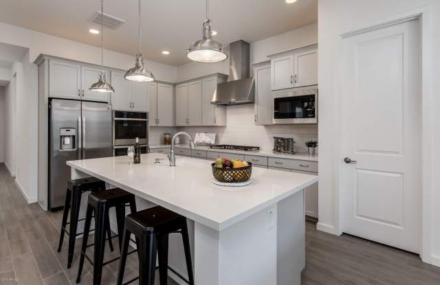 927 E PASEO Way Gallery 4