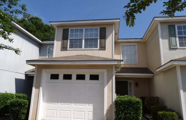 Foxhill Commons Townhomes, Enterprise, AL - 113 Woodberry Drive, Enterprise, AL 36330