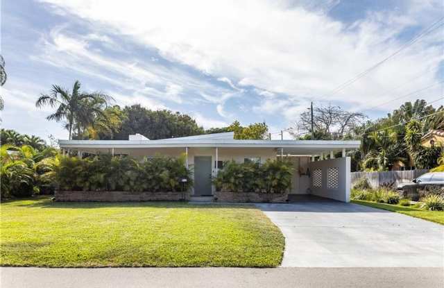 Beautiful home in quiet neighborhood - 912 South 15th Avenue, Hollywood, FL 33020